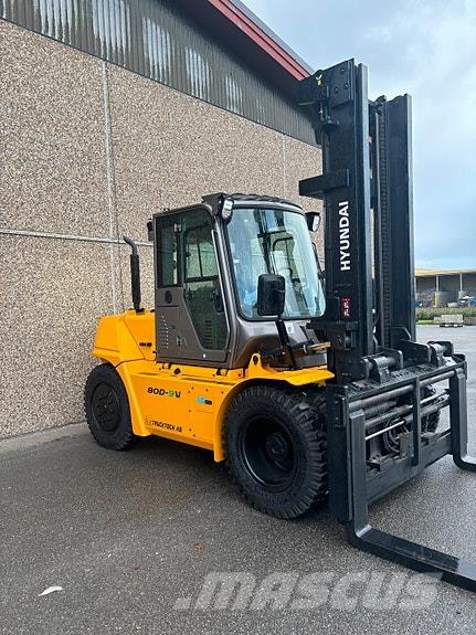 Hyundai 8T Diesel truck معدات البناء - غير ذلك