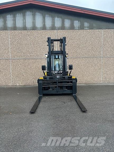Hyundai 8T Diesel truck معدات البناء - غير ذلك