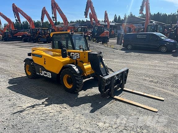 JCB 525-60 E معدات البناء - غير ذلك
