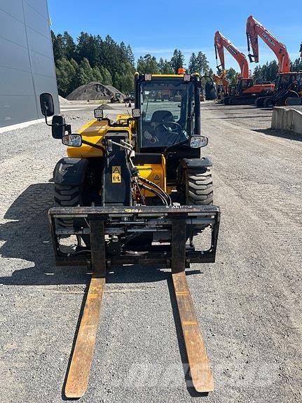 JCB 525-60 E معدات البناء - غير ذلك