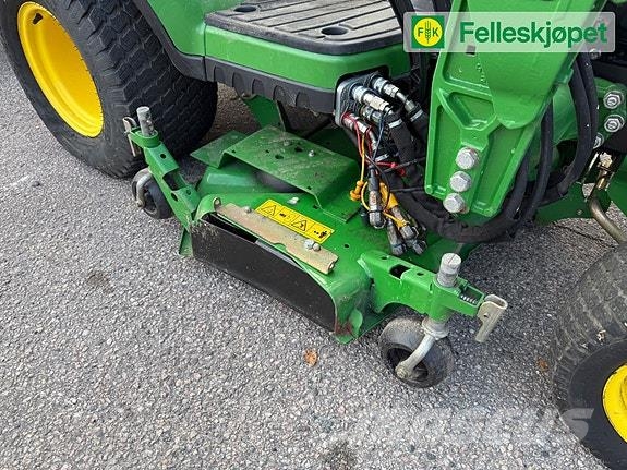 John Deere 1026R Traktorer