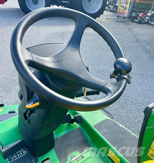 John Deere 1550 Terrain Cut Коммунальная техника - Другие