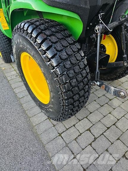 John Deere 3038E Traktorer