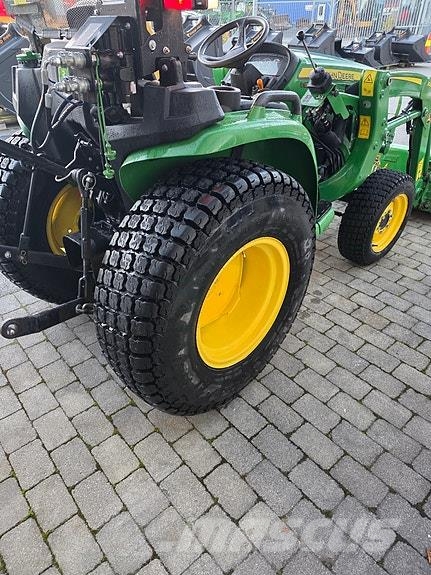 John Deere 3038E Traktorer