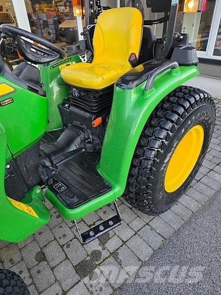 John Deere 3038E Traktorer