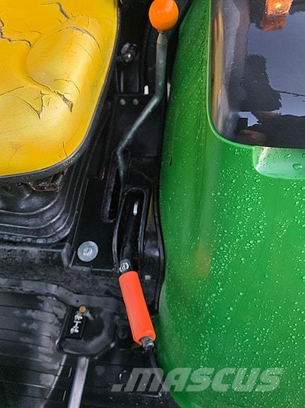 John Deere 3038E Traktorer