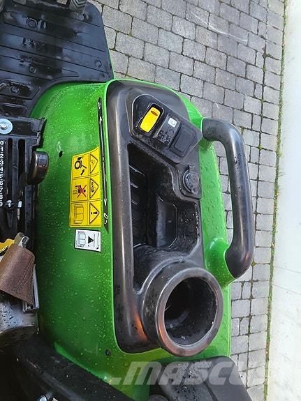 John Deere 3038E Traktorer