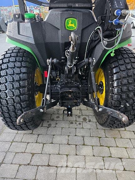 John Deere 3038E Traktorer