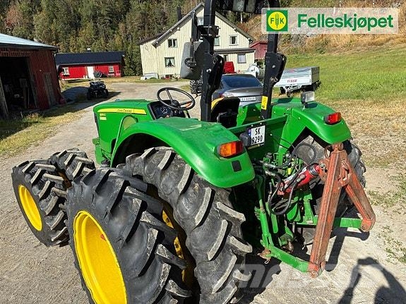 John Deere 5055E Traktoriai