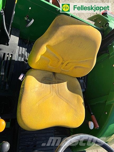 John Deere 5055E Traktoriai