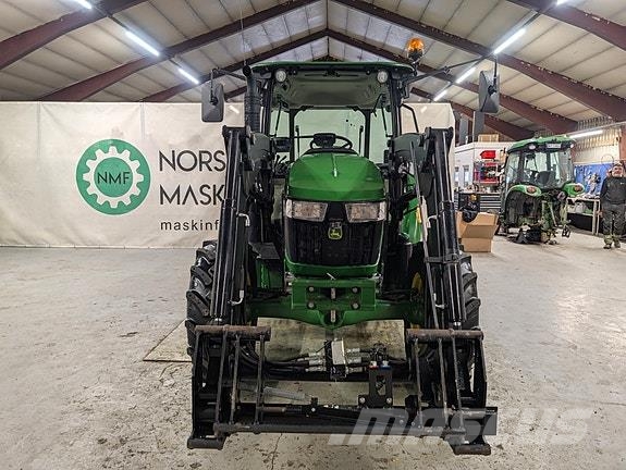 John Deere 5058E Traktorer