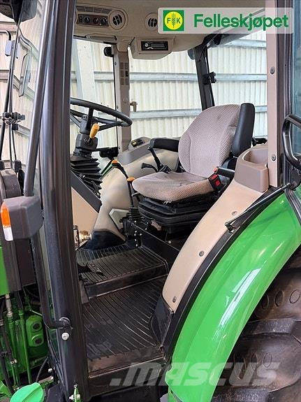 John Deere 5075E الجرارات