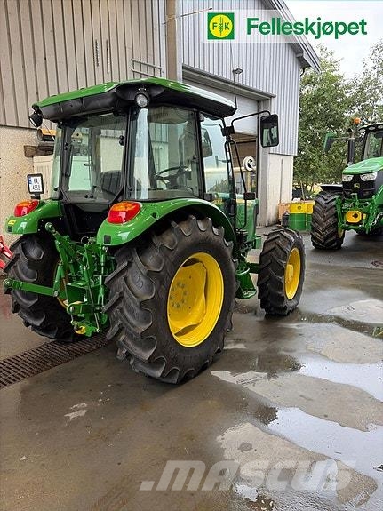 John Deere 5075E الجرارات