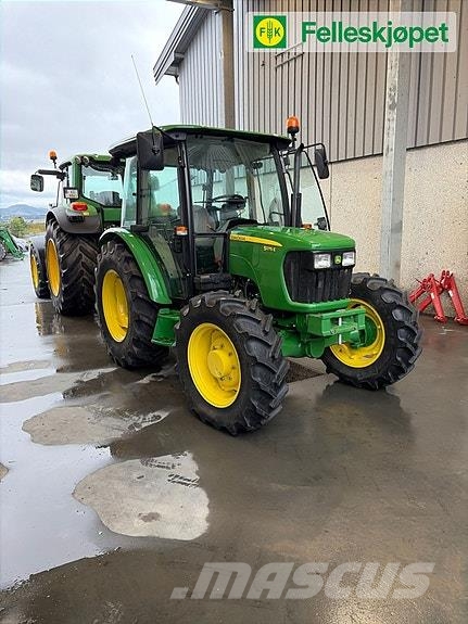 John Deere 5075E الجرارات