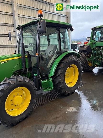 John Deere 5075E الجرارات