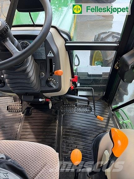 John Deere 5075E الجرارات