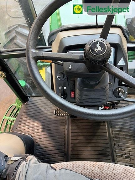 John Deere 5075E الجرارات