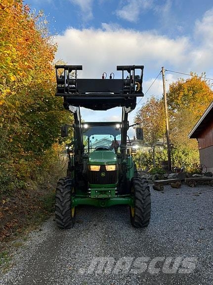 John Deere 5075E lavt timetall Traktorer
