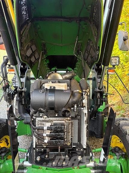 John Deere 5075E lavt timetall Traktorer