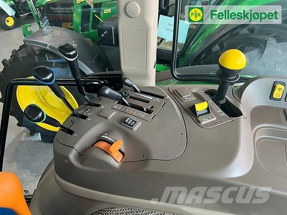 John Deere 5075M الجرارات