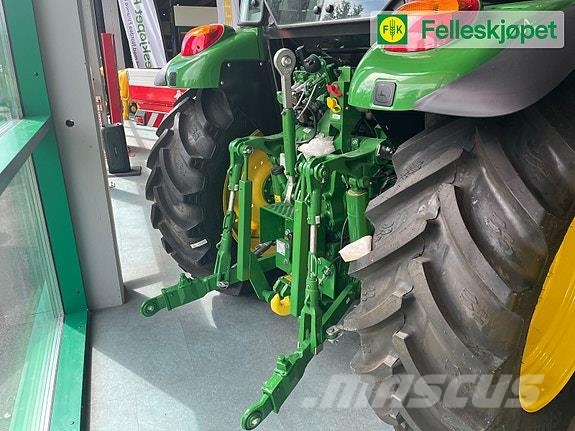 John Deere 5075M الجرارات