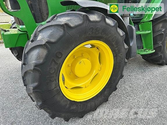 John Deere 5100M Traktorji