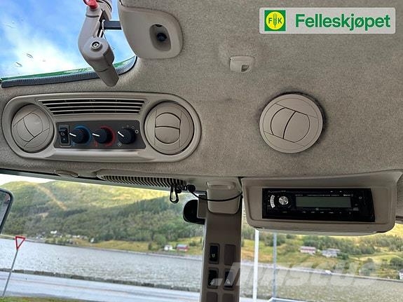 John Deere 5100M Traktorji