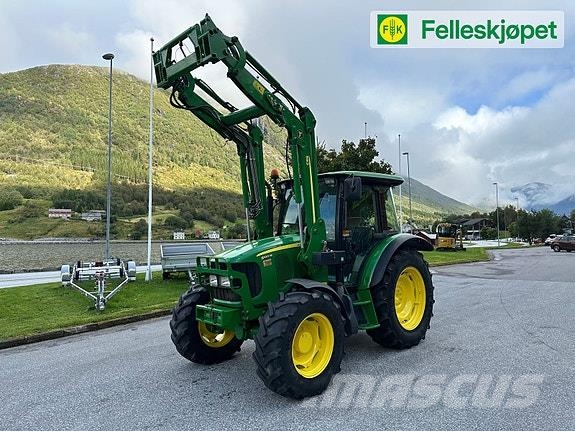 John Deere 5100M Traktorji