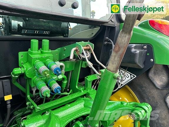John Deere 5100M Traktorji