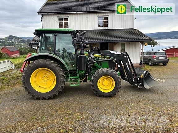 John Deere 5100M kun 230 timer med Ålø Laster Трактори