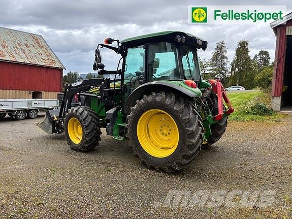 John Deere 5100M kun 230 timer med Ålø Laster Трактори