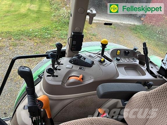 John Deere 5100M kun 230 timer med Ålø Laster Трактори
