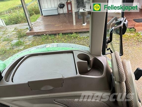 John Deere 5100M kun 230 timer med Ålø Laster Трактори