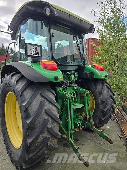 John Deere 5820 الجرارات