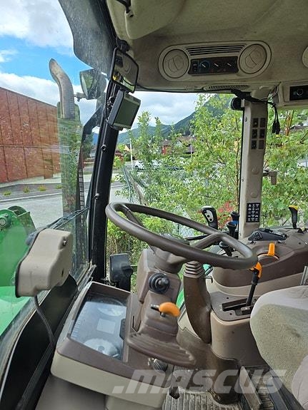 John Deere 5820 الجرارات