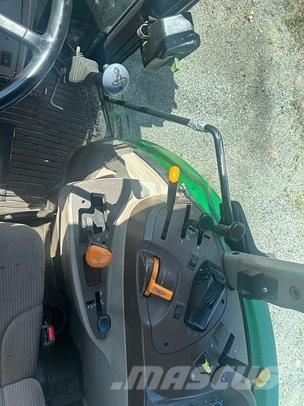 John Deere 5820 Traktorer