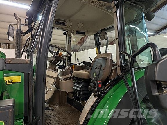 John Deere 5820 Traktorer