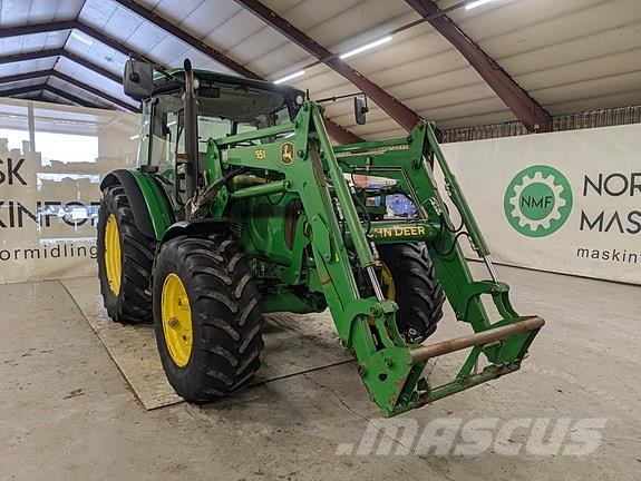 John Deere 5820 Traktorer
