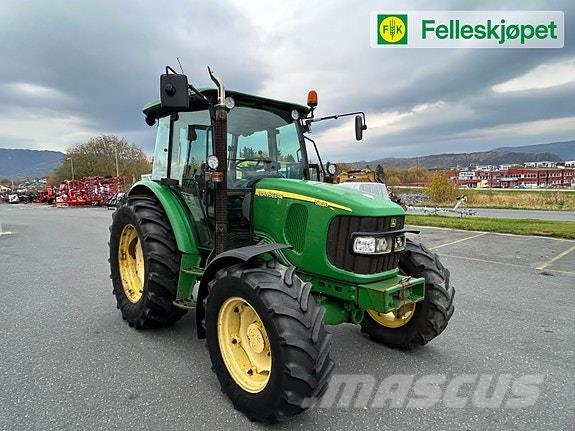 John Deere 5820 Tractoren