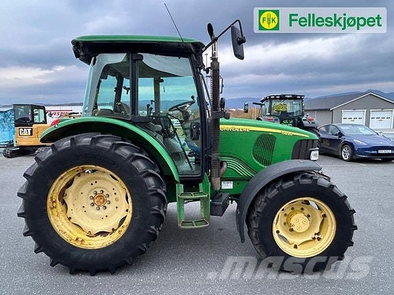 John Deere 5820 Tractoren
