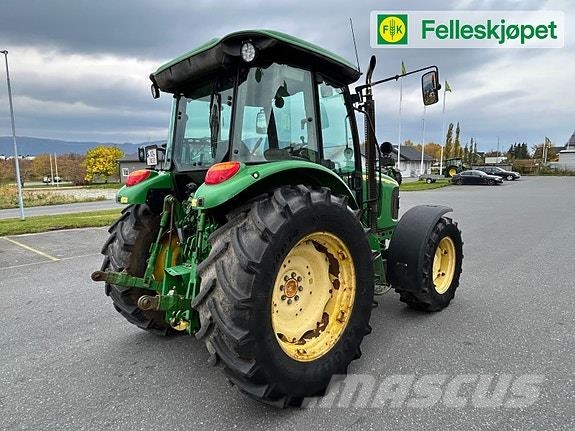 John Deere 5820 Tractoren