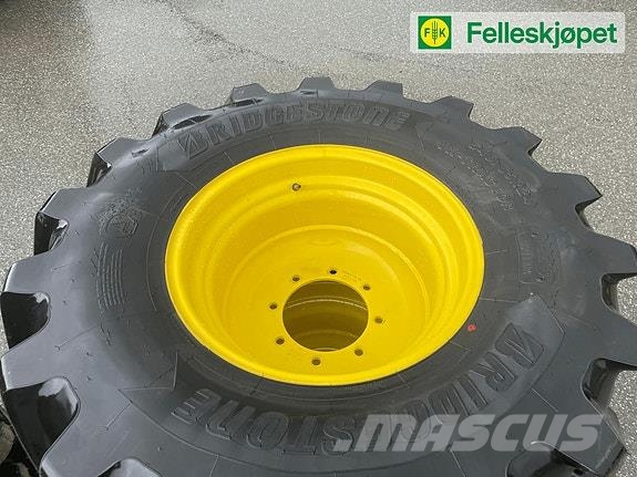 John Deere 600/65r38 og 540/65r24 Bridgestone VX-Traktor. nye