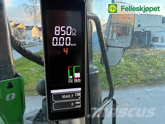 John Deere 6100M kun 1040 timer, Ålø laster الجرارات