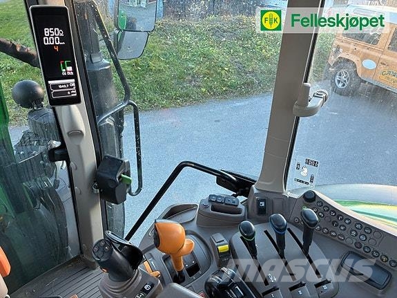 John Deere 6100M kun 1040 timer, Ålø laster الجرارات