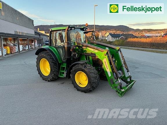 John Deere 6100M kun 1040 timer, Ålø laster الجرارات