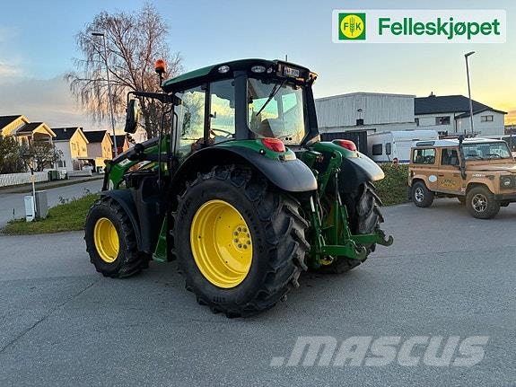 John Deere 6100M kun 1040 timer, Ålø laster الجرارات