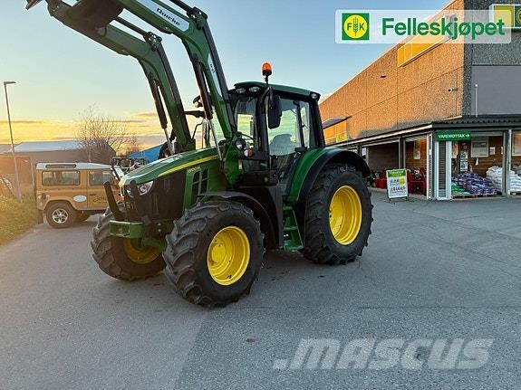 John Deere 6100M kun 1040 timer, Ålø laster الجرارات