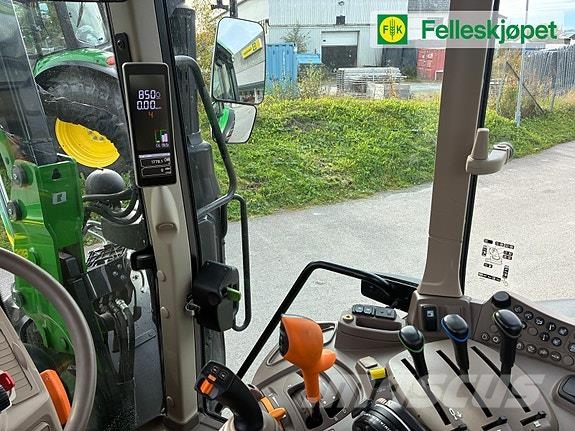 John Deere 6100M med Ålø laster. kun 1770 timer Трактори