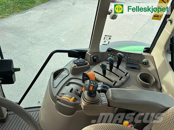 John Deere 6100M med Ålø laster. kun 1770 timer Трактори