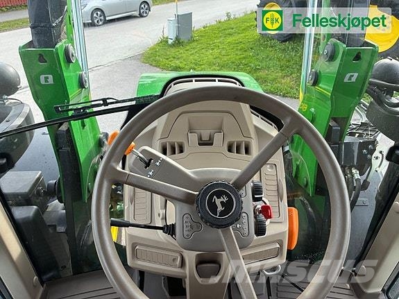 John Deere 6100M med Ålø laster. kun 1770 timer Трактори